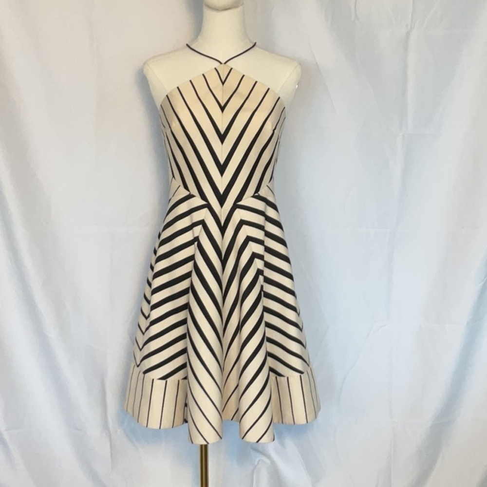 Halston Heritage Geometric print crepe dress size 4
